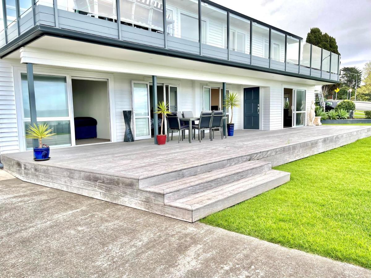 Beach Front Resort! Maraetai Eksteriør bilde